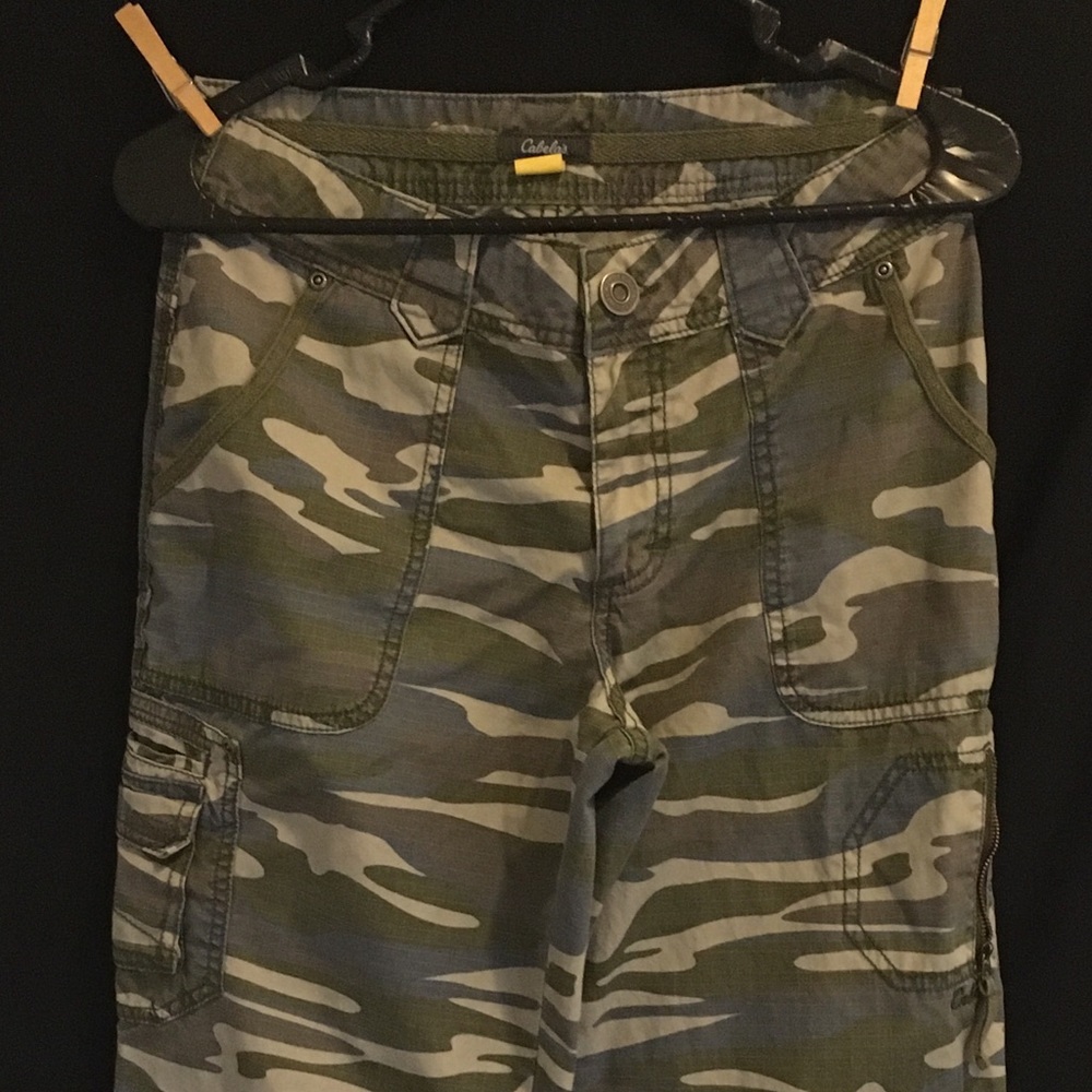 Cabelas camo woman’s pants